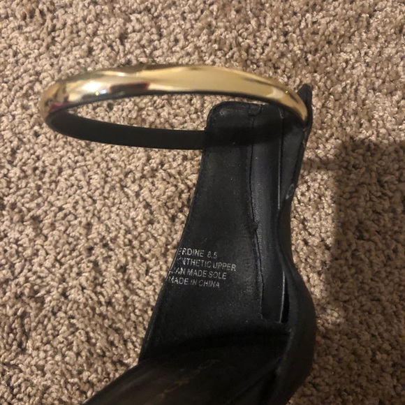 Shoes - Picture 4 of 4